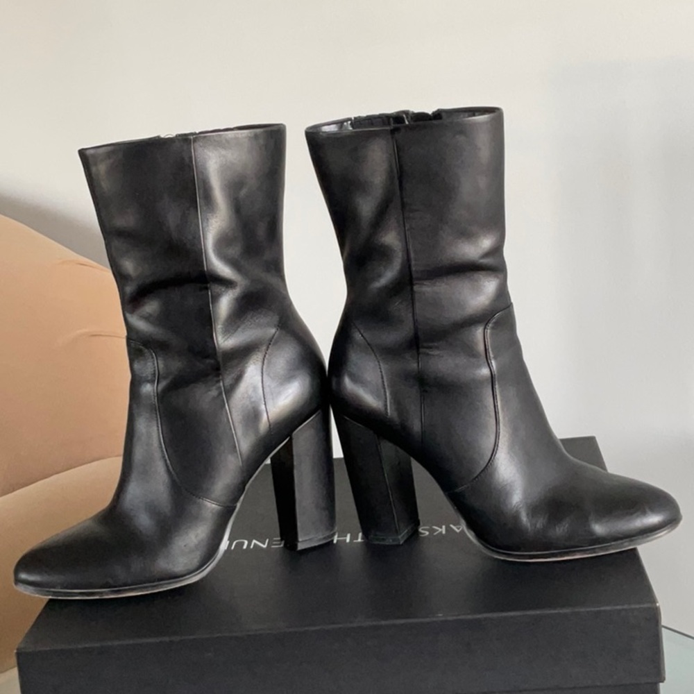 Saks Fifth Avenue Black Leather Calf Boots / Size 8.5M - Picture 5 of 16